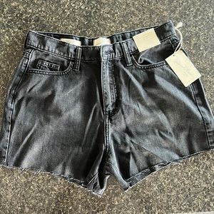 Brand new w/tags, universal thread target, boyfriend shorts size 6 4 inch inseam